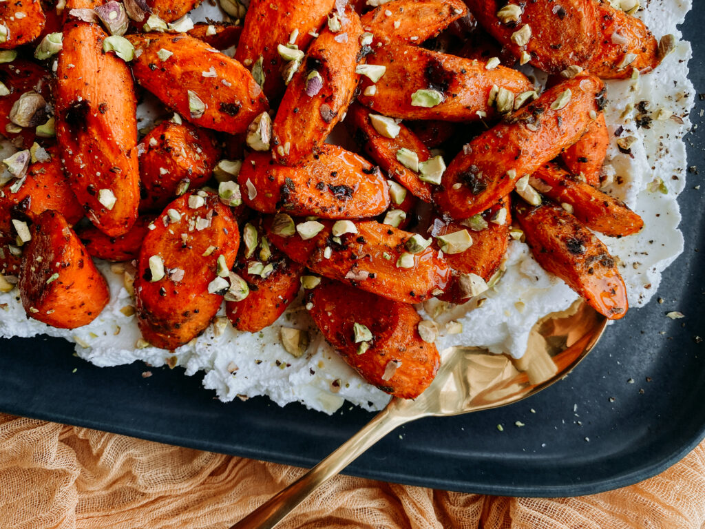 Roasted Carrots With Za’atar, Labneh and Pistachios