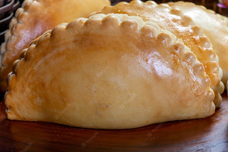 Pastechi di Piska Offers a Crispy Fish Pastry