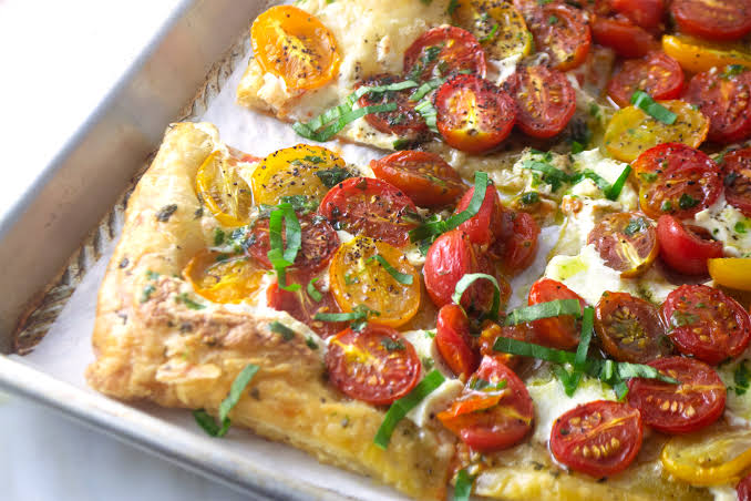 Tomato and Basil Tart Fine With Crisp Pastry