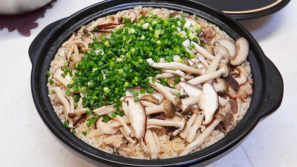 Fragrant Mushroom Claypot Rice